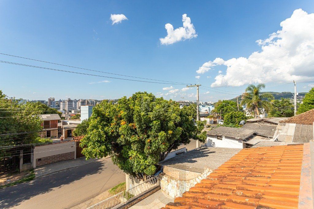 Casa sobrado no Partenon de 3 dormitórios e amplo pátio — foto 36