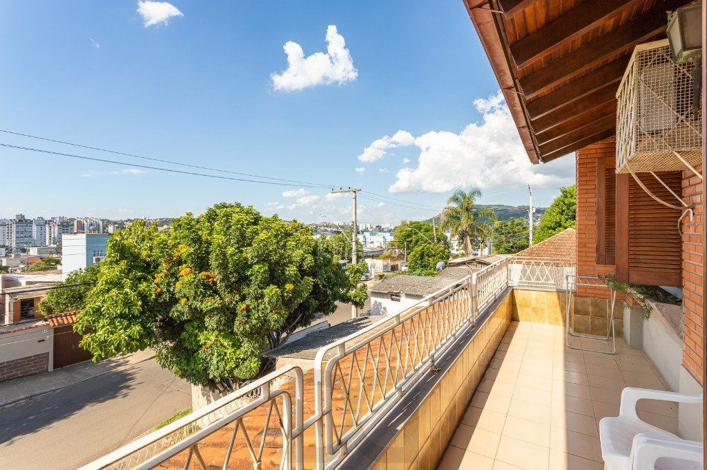 Casa sobrado no Partenon de 3 dormitórios e amplo pátio — foto 35