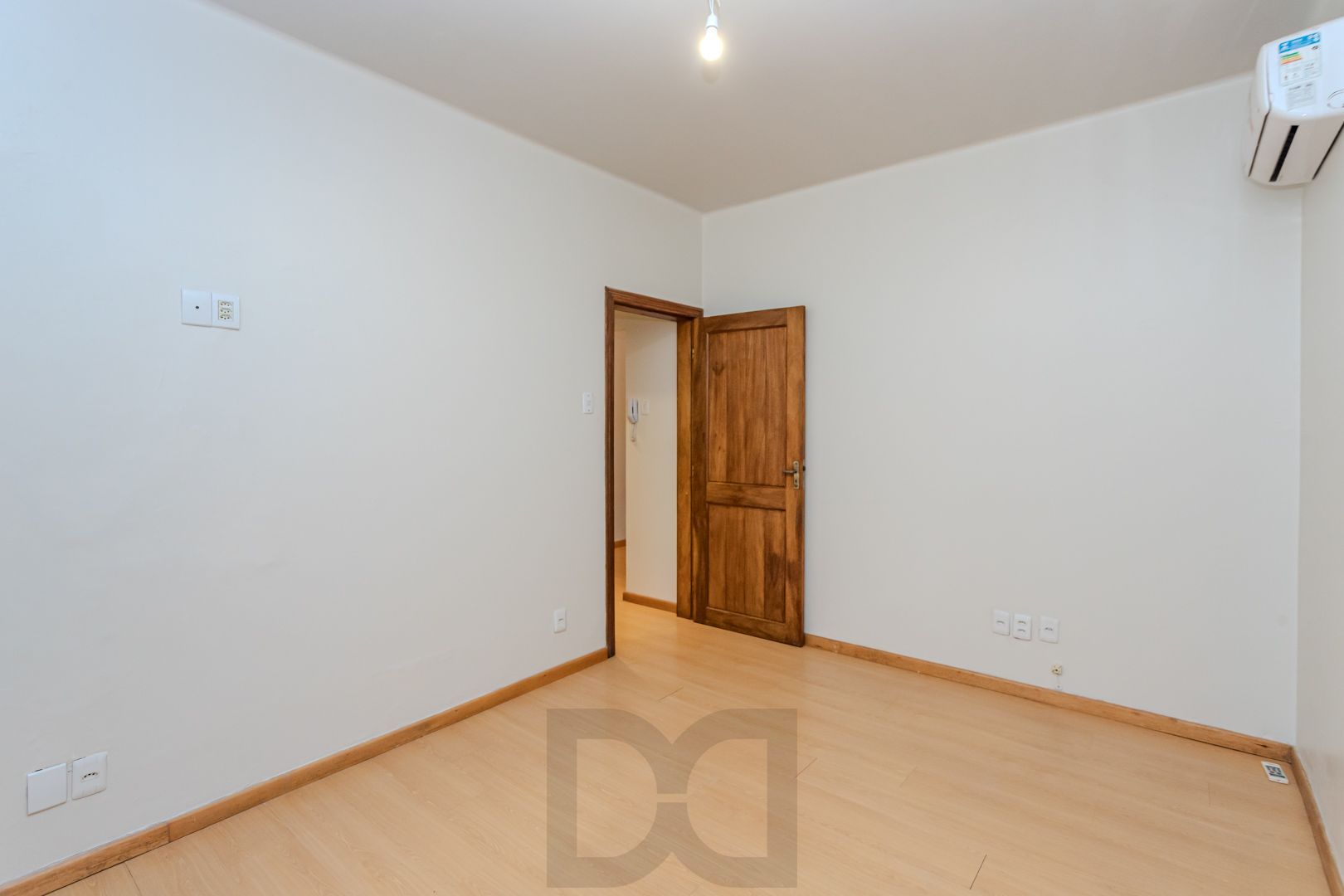 Apartamento no bairro Petrópolis de 2 dormitórios térreo com pátio DESOCUPADO — foto 14