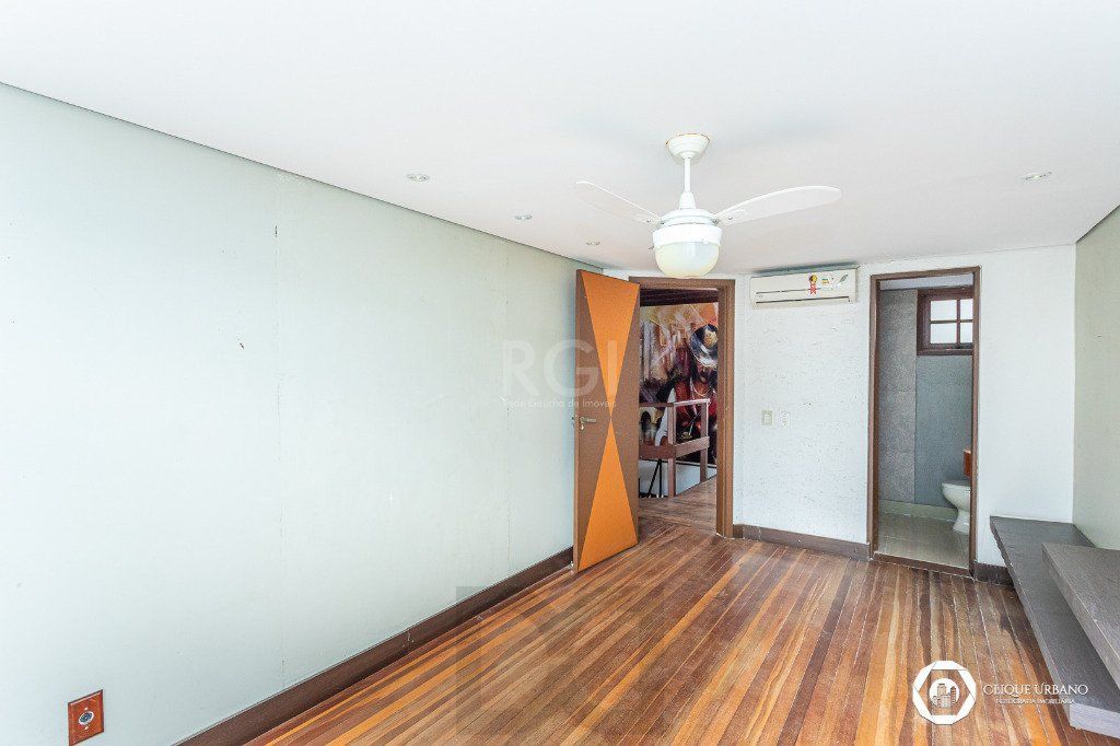 Casa para Venda - 330m², 4 dormitórios, sendo 3 suites, 2 vagas - Petrópolis — foto 44