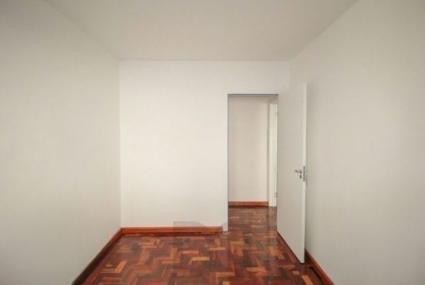 Apartamento no Jardim Leopoldina de 2 dormitórios reformado DESOCUPADO — foto 16