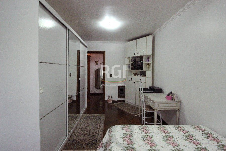 Casa para Venda - 280m², 3 dormitórios, 2 vagas - Petrópolis — foto 1
