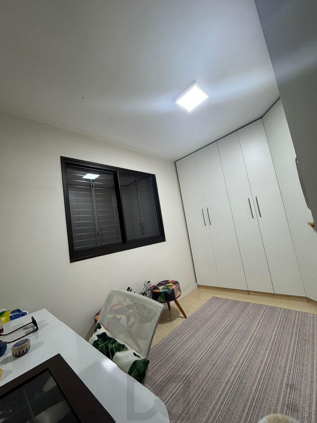 APARTAMENTO SEMI MOBILIADO E REFORMADO C/VAGA NO SARANDI — foto 6