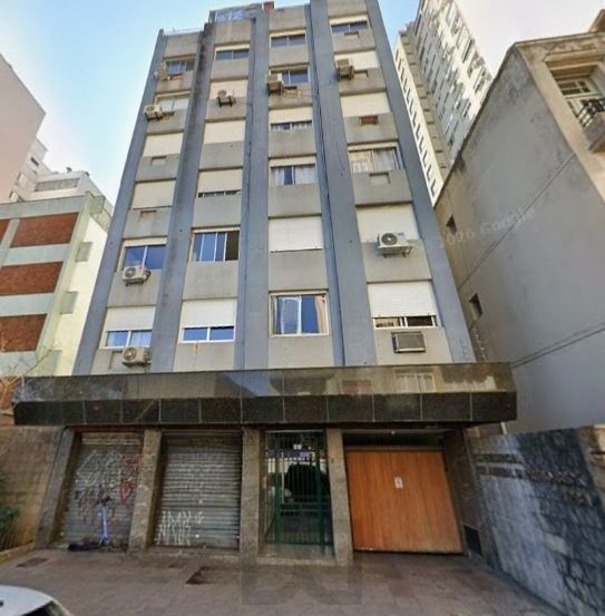 Apartamento no Centro de 1 dormitório vaga mobiliado DESOCUPADO — foto 1