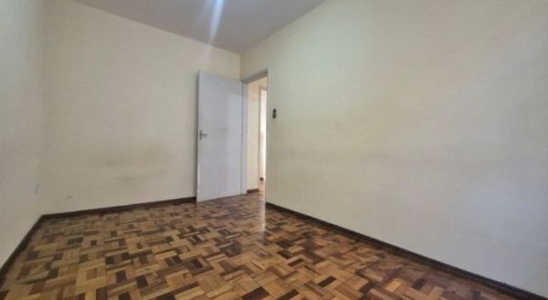 Apartamento no bairro Medianeira de 3 dormitórios DESOCUPADO — foto 7