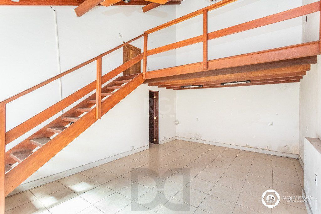 Casa para Venda - 330m², 4 dormitórios, sendo 3 suites, 2 vagas - Petrópolis — foto 42