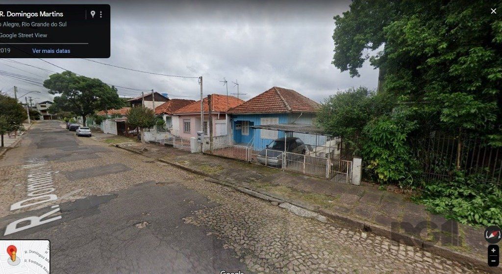 Terreno com 3 casas, no bairro Cristo Redentor, em Porto Alegre, RS. — foto 1