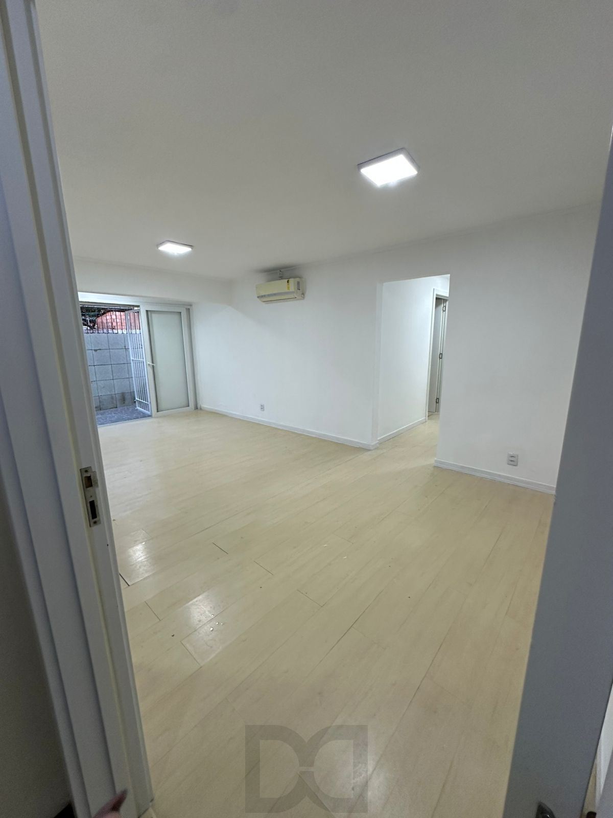 Apartamento com 3 Quartos, térreo com pátio privativo, 1 vaga coberta à Venda, 88m² privativos, só R$ 299.000 — foto 1