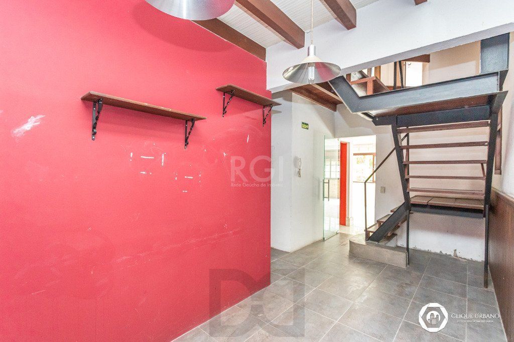 Casa para Venda - 330m², 4 dormitórios, sendo 3 suites, 2 vagas - Petrópolis — foto 9