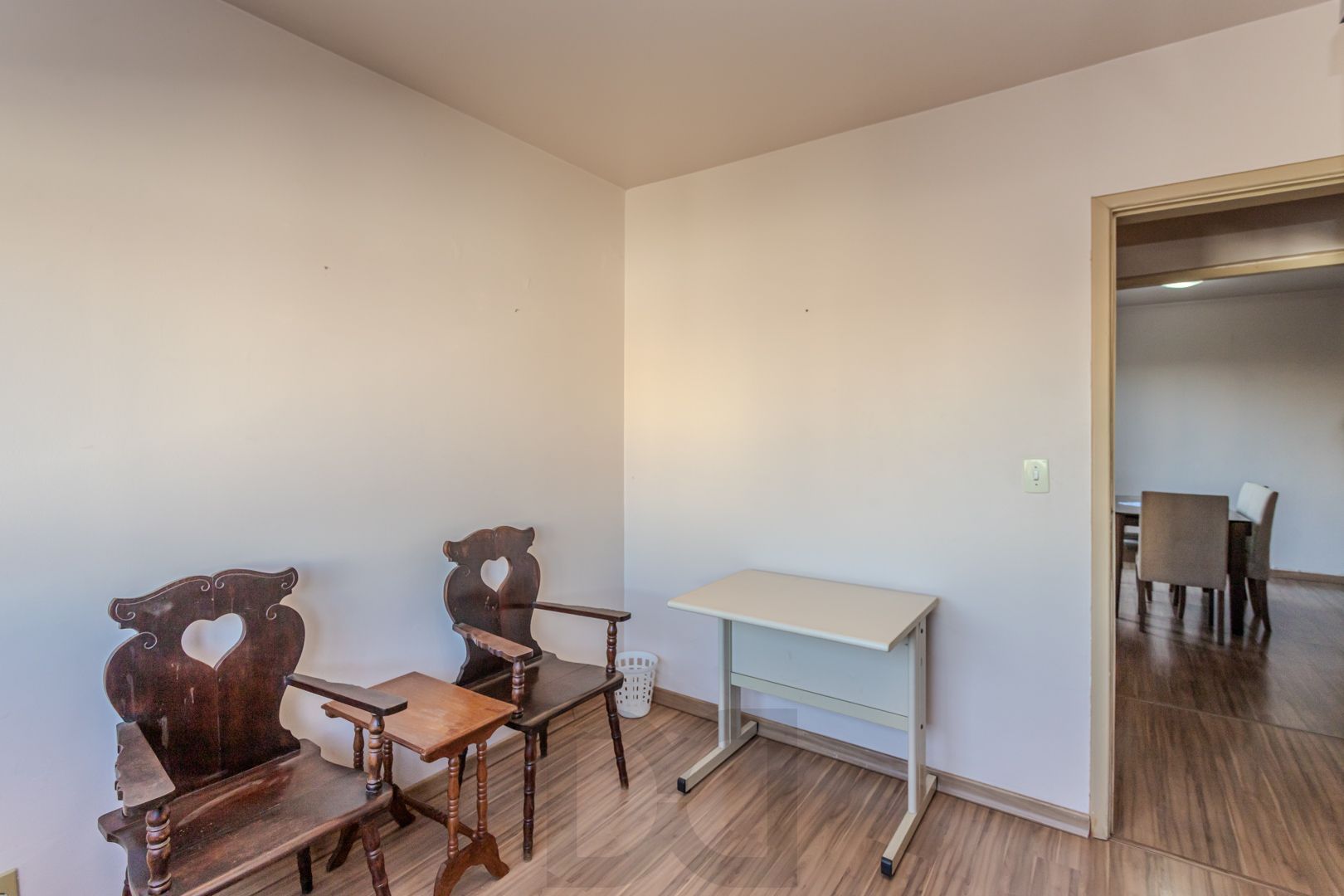 Apartamento de 2 dormitórios com dependência e vaga no bairro Santana DESOCUPADO — foto 13