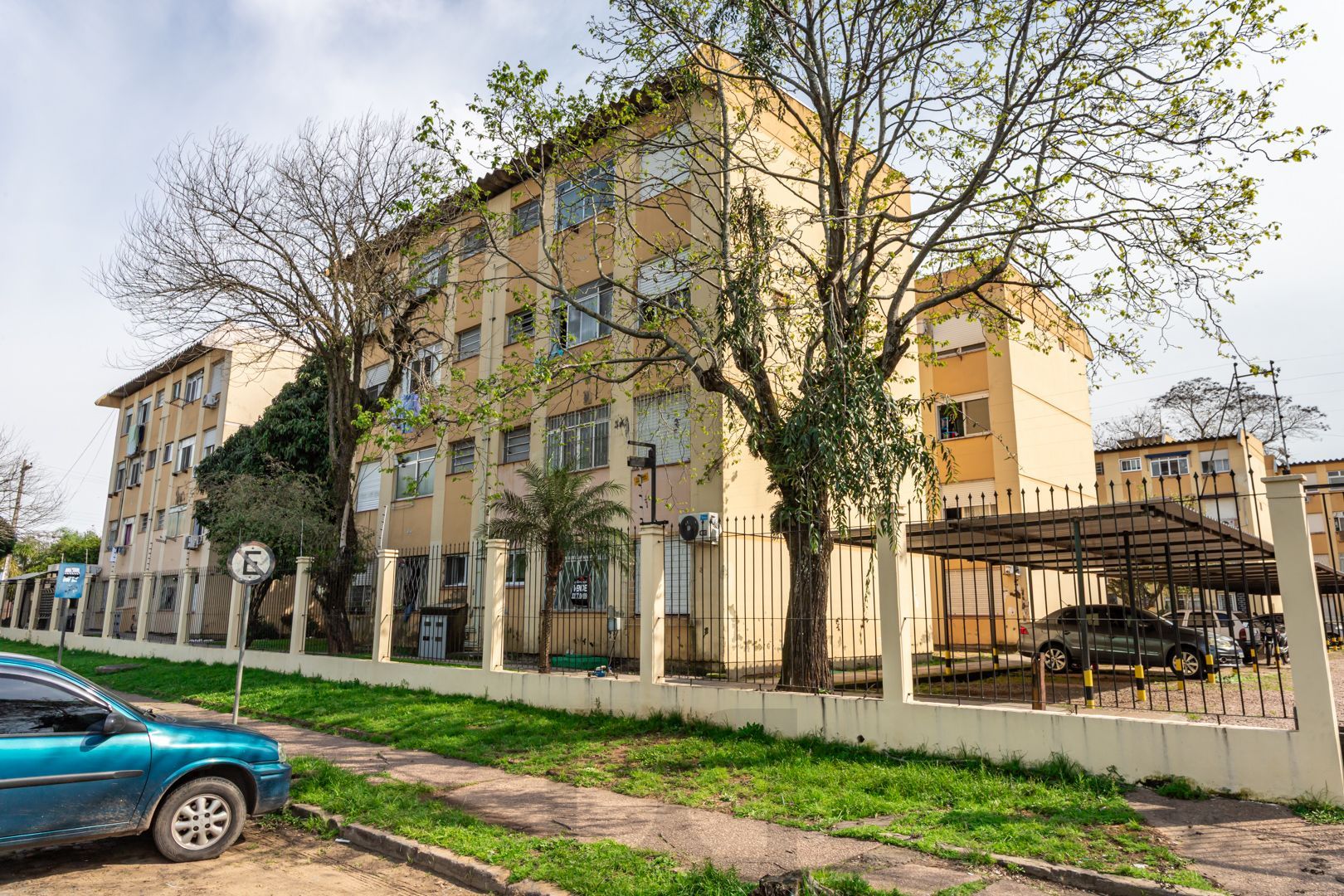 Apartamento no Humaitá de 2 dormitórios DESOCUPADO — foto 1
