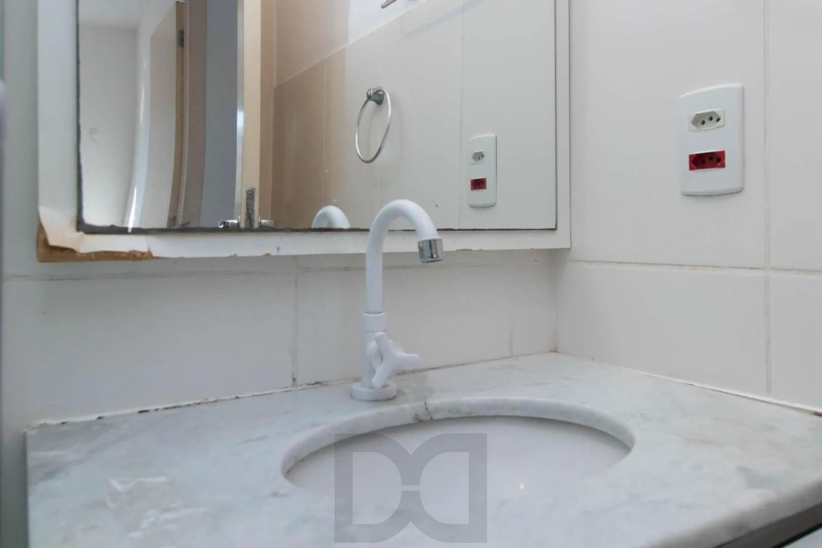 2 DORMITÓRIOS, REFORMADO C/VAGA E INFRA COMPLETA — foto 14