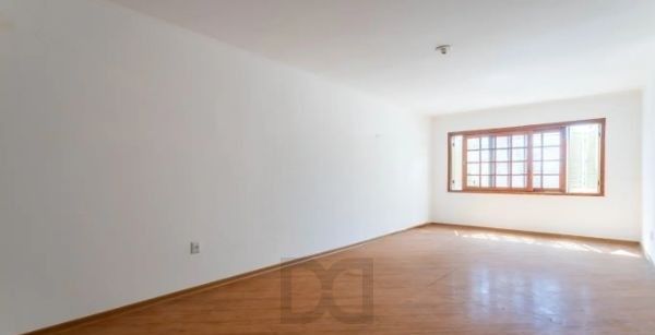 Apartamento no Petrópolis de 3 dormitórios e 2 vagas DESOCUPADO — foto 4