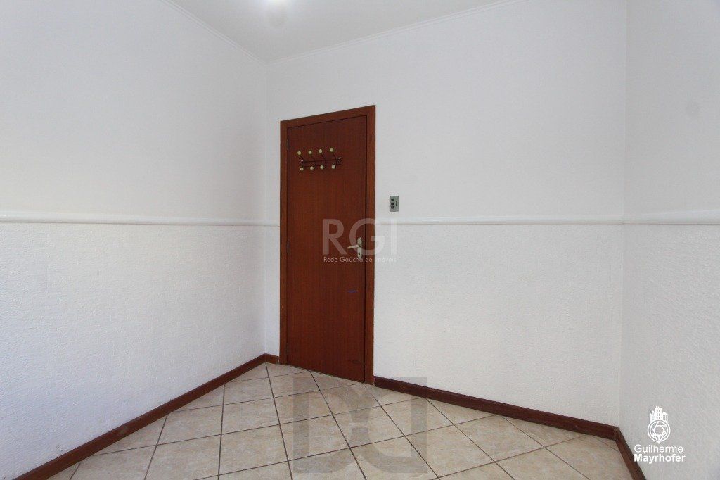 Casa no bairro Cavalhada de 3 dormitórios e amplo pátio — foto 17