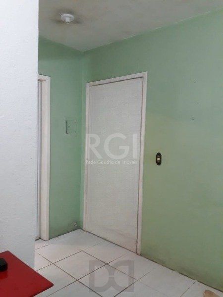Apartamento térreo no Menino Deus de 1 dormitório com pátio DESOCUPADO — foto 4