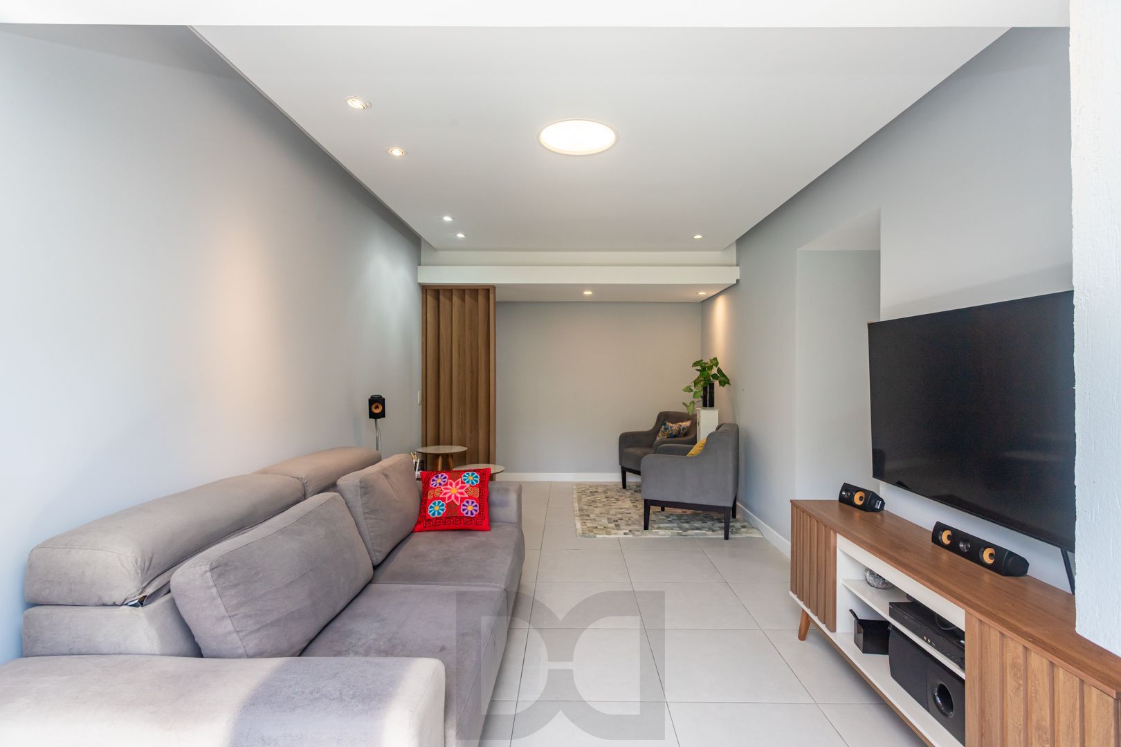 Apartamento no Condomínio Bosque do Sol no bairro Nonoai de 3 dormitórios 1 vaga e infra — foto 4