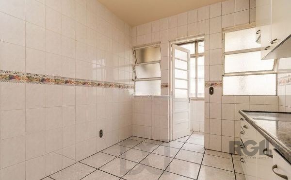 Apartamento no bairro Auxiliadora de 2 dormitórios dependência e vaga DESOCUPADO — foto 14
