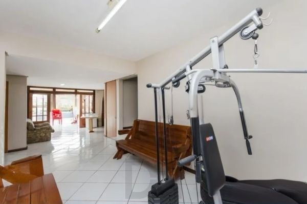 Casa / sobrado no bairro Jardim Itu de 3 dormitórios e pátio com piscina — foto 23