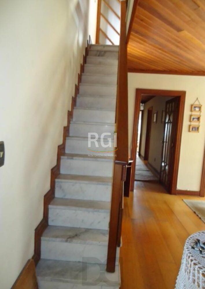 Cobertura para Venda - 255.99m², 5 dormitórios, sendo 1 suites, 2 vagas - Menino Deus — foto 7