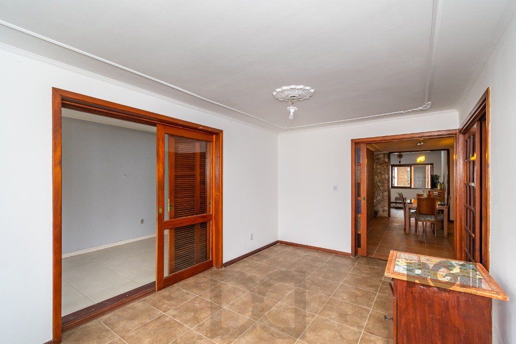 Casa no Jardim Itu com 6 dormitórios e 2 vagas e piscina — foto 17