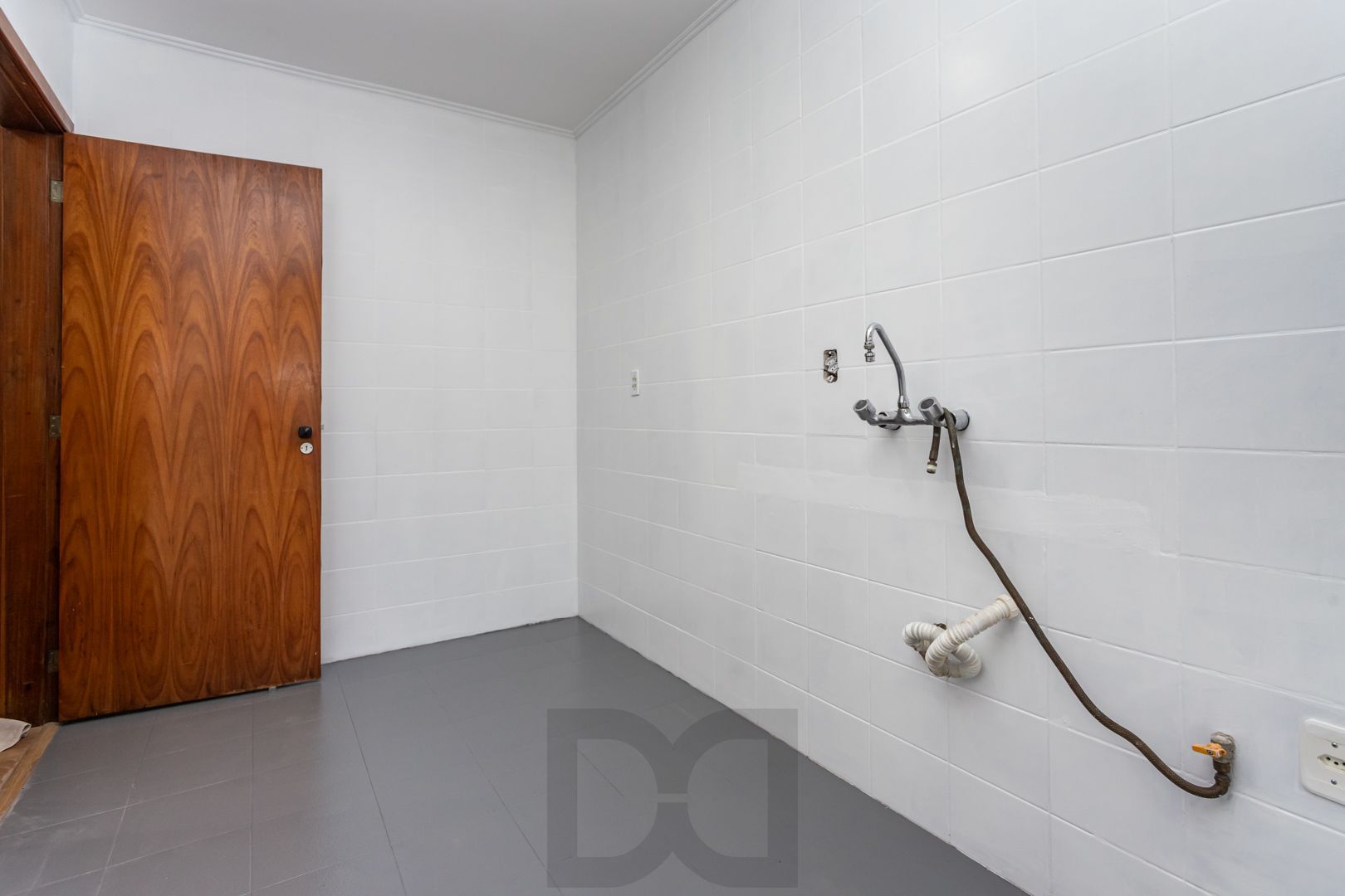 Apartamento no bairro Vila Ipiranga de 2 dormitórios e vaga DESOCUPADO — foto 17