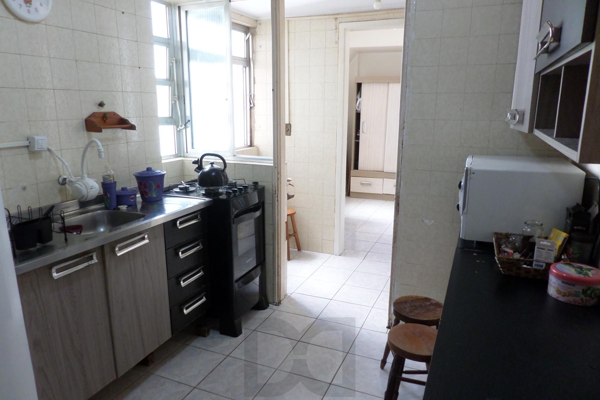 Apartamento no Centro de 2 dormitórios dependência DESOCUPADO — foto 27