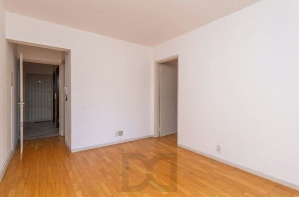 Apartamento no Centro de 1 dormitório DESOCUPADO — foto 5