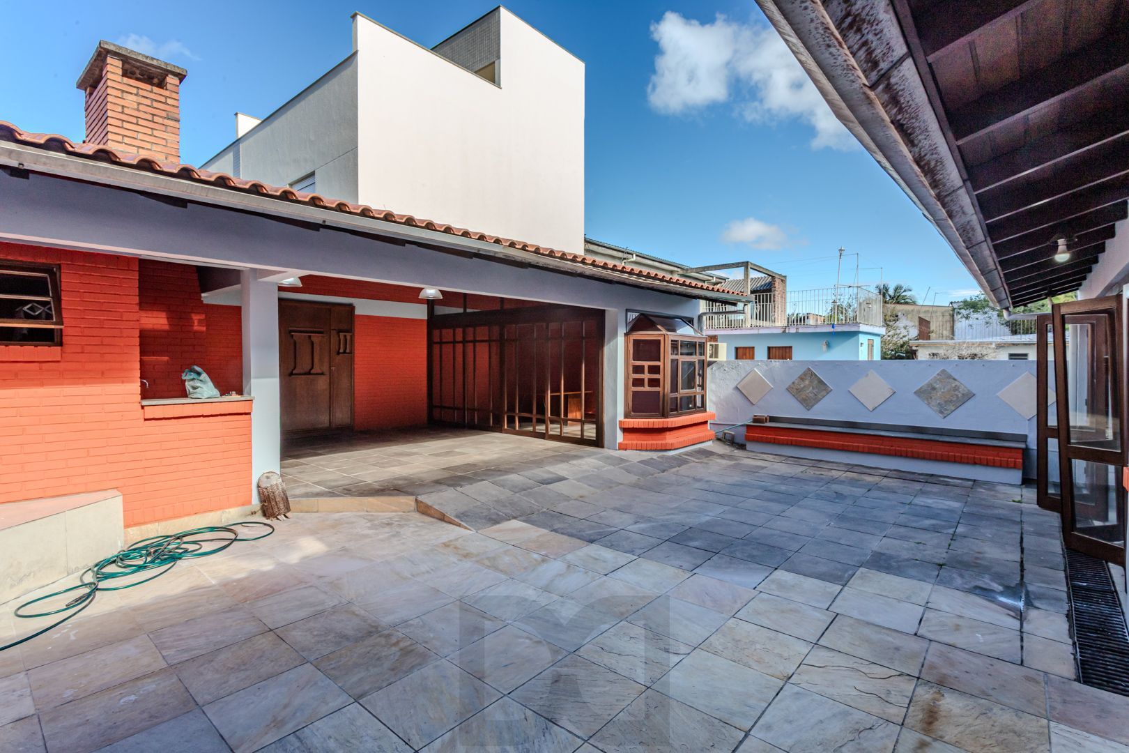 Casa no Partenon com 4 dormitórios e 4 vagas DESOCUPADA — foto 51