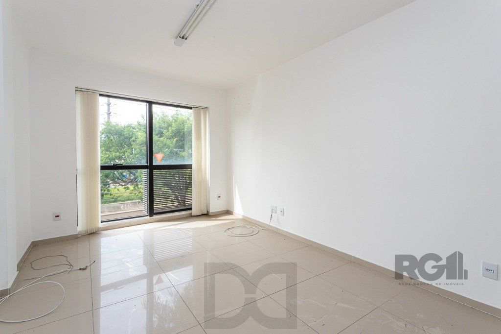 Sala comercial no Menino Deus — foto 1
