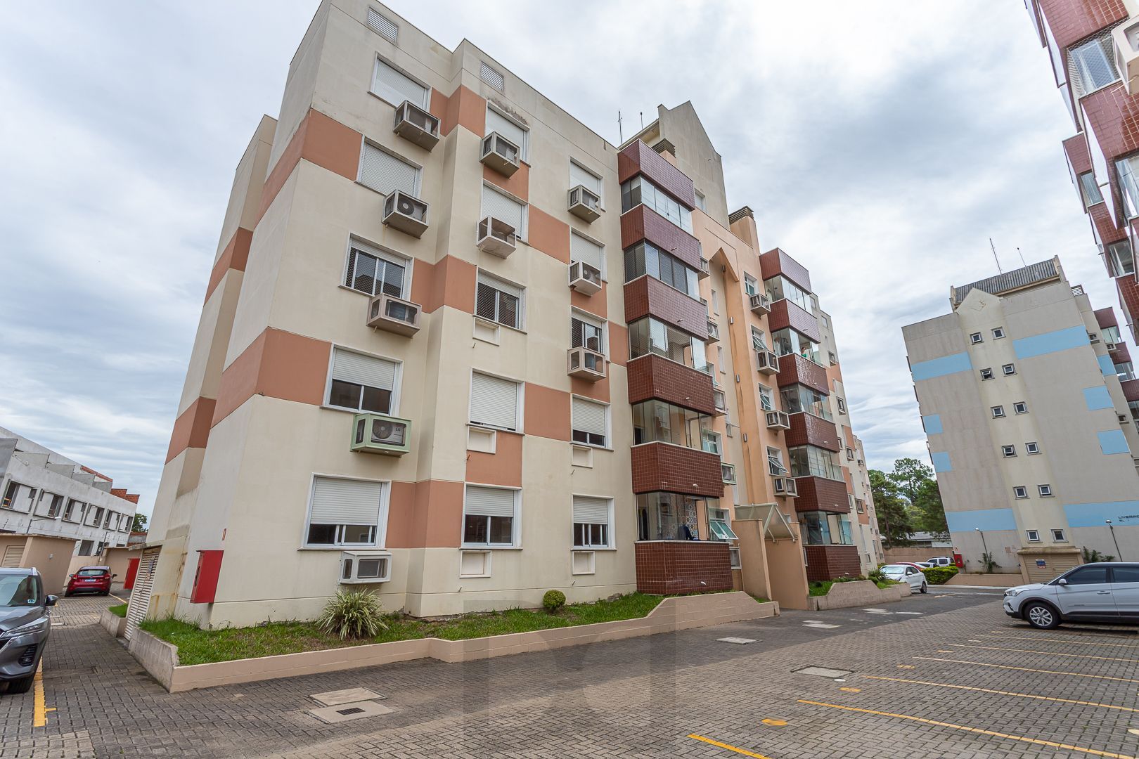 Apartamento de 2 dormitórios, vaga e infra — foto 2