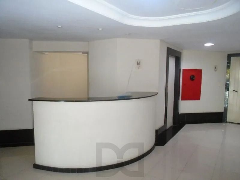 Sala comercial no bairro Petrópolis mobiliada — foto 19