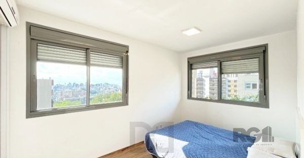 Apartamento no bairro Auxiliadora de 2 dormitórios vaga e infra DESOCUPADO — foto 17