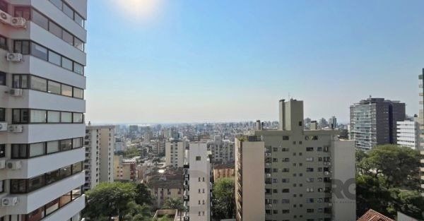 Apartamento no bairro Auxiliadora de 2 dormitórios vaga e infra DESOCUPADO — foto 28