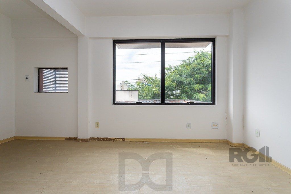 Sala Comercial no Menino Deus desocupada — foto 3