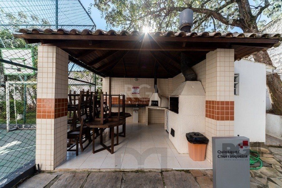 Apartamento no bairro Cristal de 2 dormitórios infra e vaga DESOCUPADO — foto 23