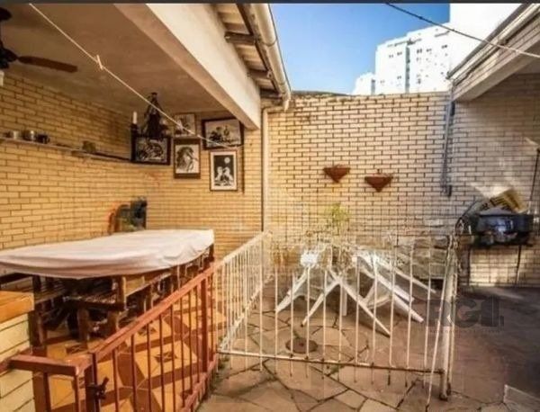 Casa sobrado no bairro Tristeza de 4 dormitórios 3 vagas DESOCUPADA — foto 16