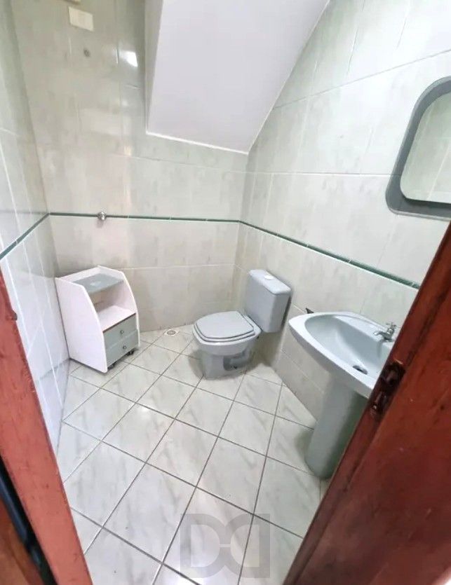 Casa sobrado no bairro Cristal de 3 domitórios e 3 vagas — foto 7