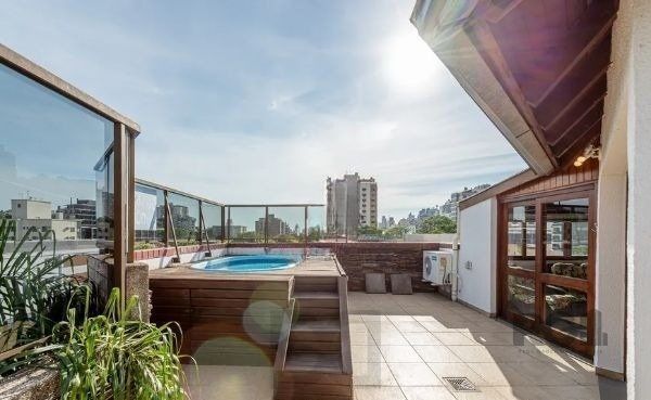 Cobertura no bairro Petrópolis de 2 dormitórios 2 vagas e piscina — foto 24