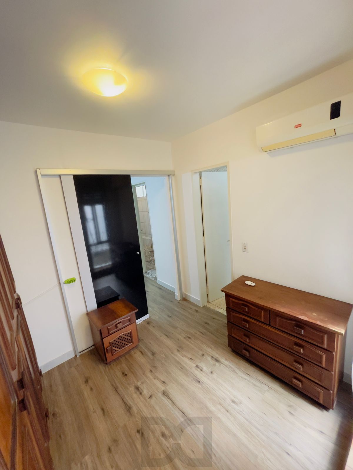 APARTAMENTO REFORMADO E DESOCUPADO, ENTRAR E MORAR NA CIDADE BAIXA!!! — foto 2