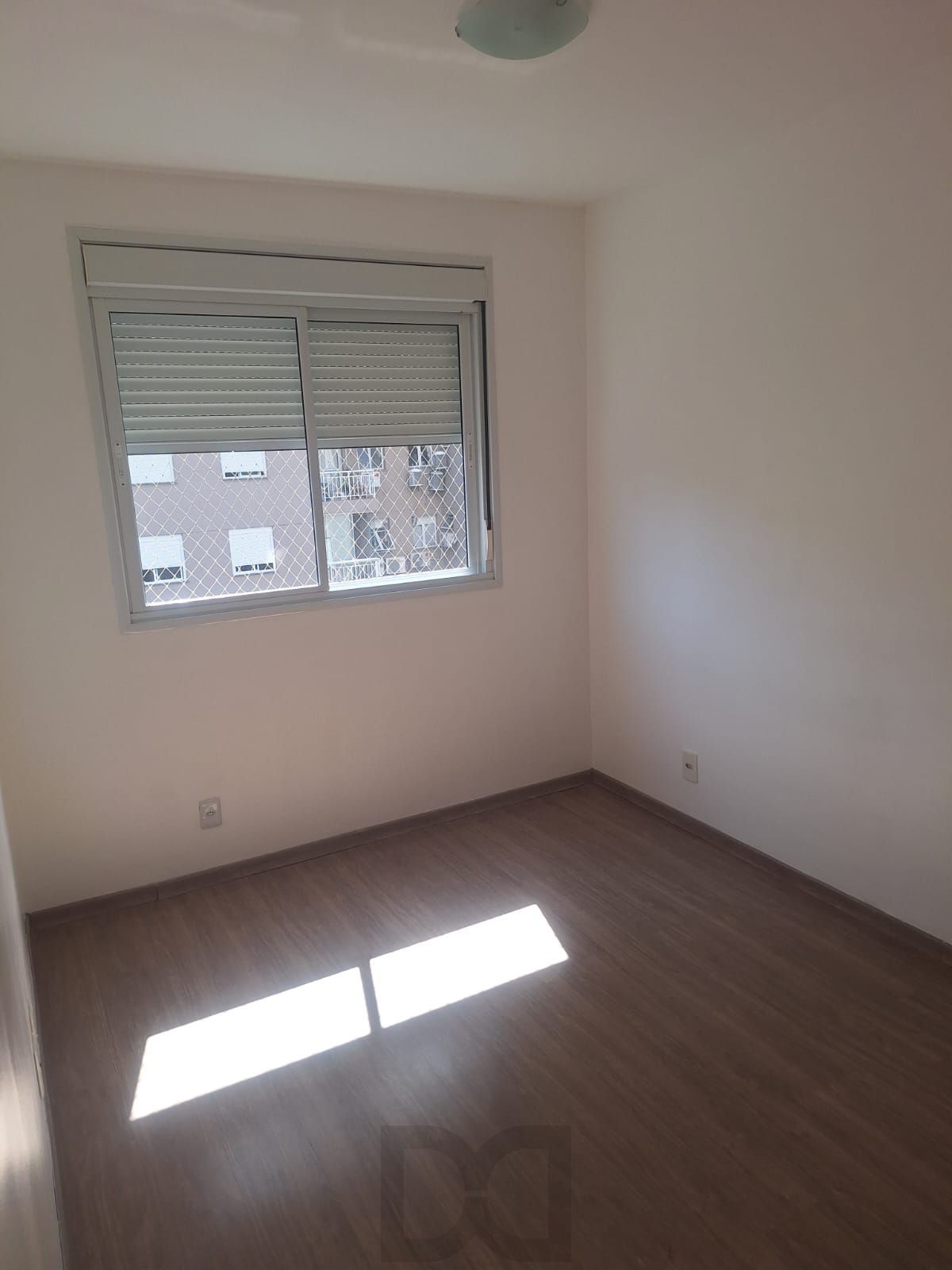 Apartamento no bairro Teresópolis de 2 dormitórios vaga infra DESOCUPADO — foto 8