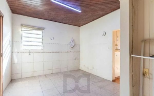 Casa no bairro Jardim Itú com edícula e 3 vagas — foto 7