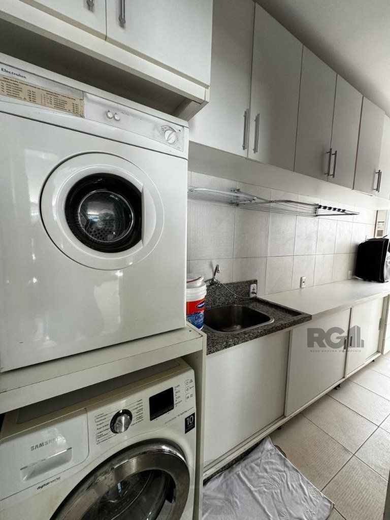 Casa de altíssimo padrão na zona norte de Porto Alegre. — foto 37