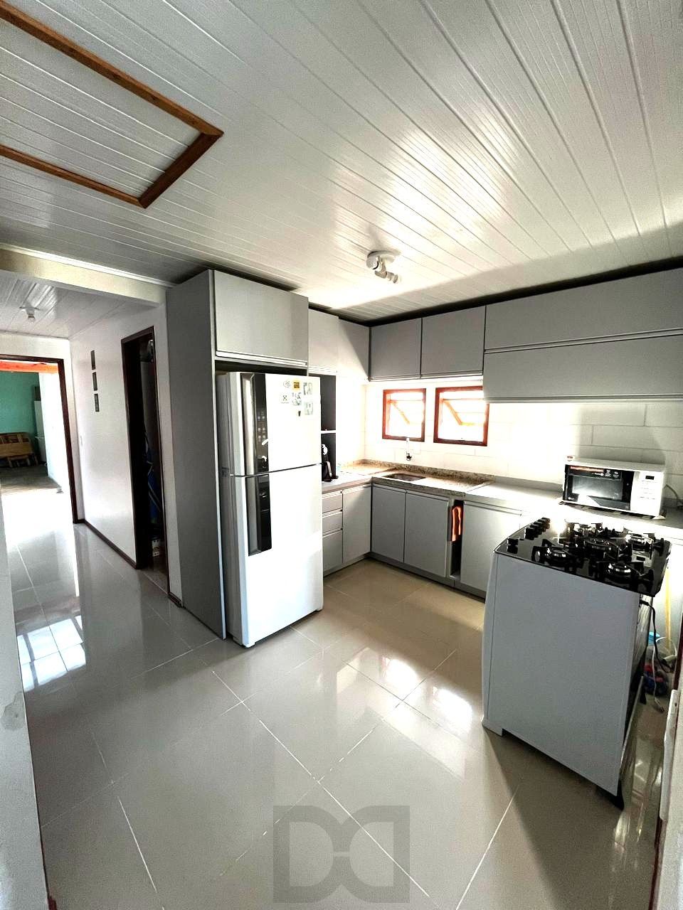 Casa térrea de 3 dormitórios e amplo pátio — foto 6