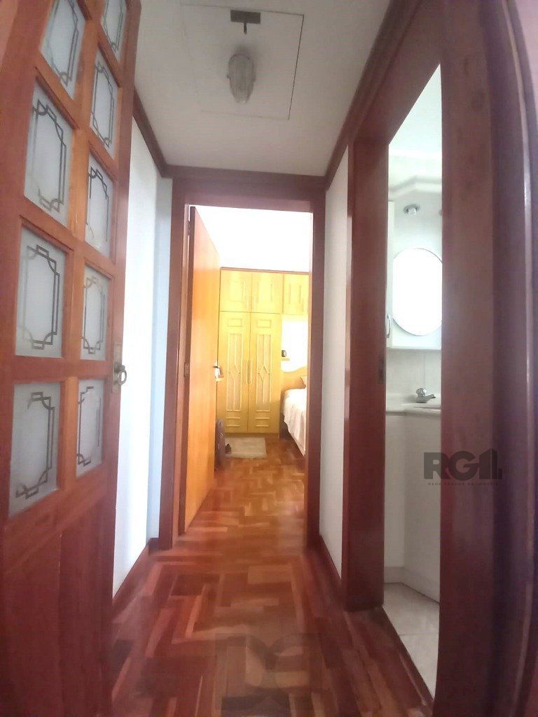 Apartamento no Passo D'areia de 1 dormitório MOBILIADO E DESOCUPADO — foto 10
