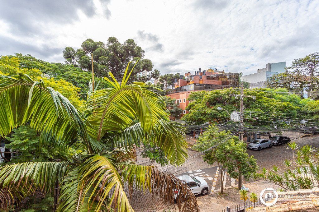 Casa para Venda - 330m², 4 dormitórios, sendo 3 suites, 2 vagas - Petrópolis — foto 57