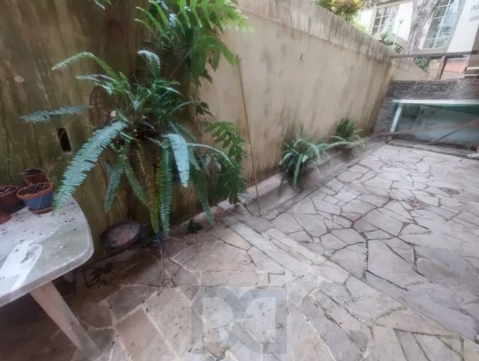 Apartamento térreo no Menino Deus de 1 dormitório com pátio DESOCUPADO — foto 19