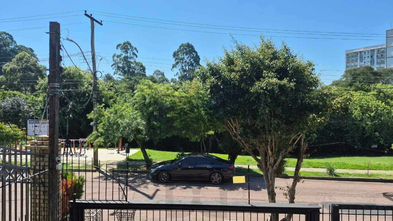Apresentamos esta excelente casa no bairro Jardim Itu, em Porto Alegre, com 175m² privativos, perfeita para quem busca amplitude, conforto e qualidade de vida em uma região tranquila e valorizada. — foto 3