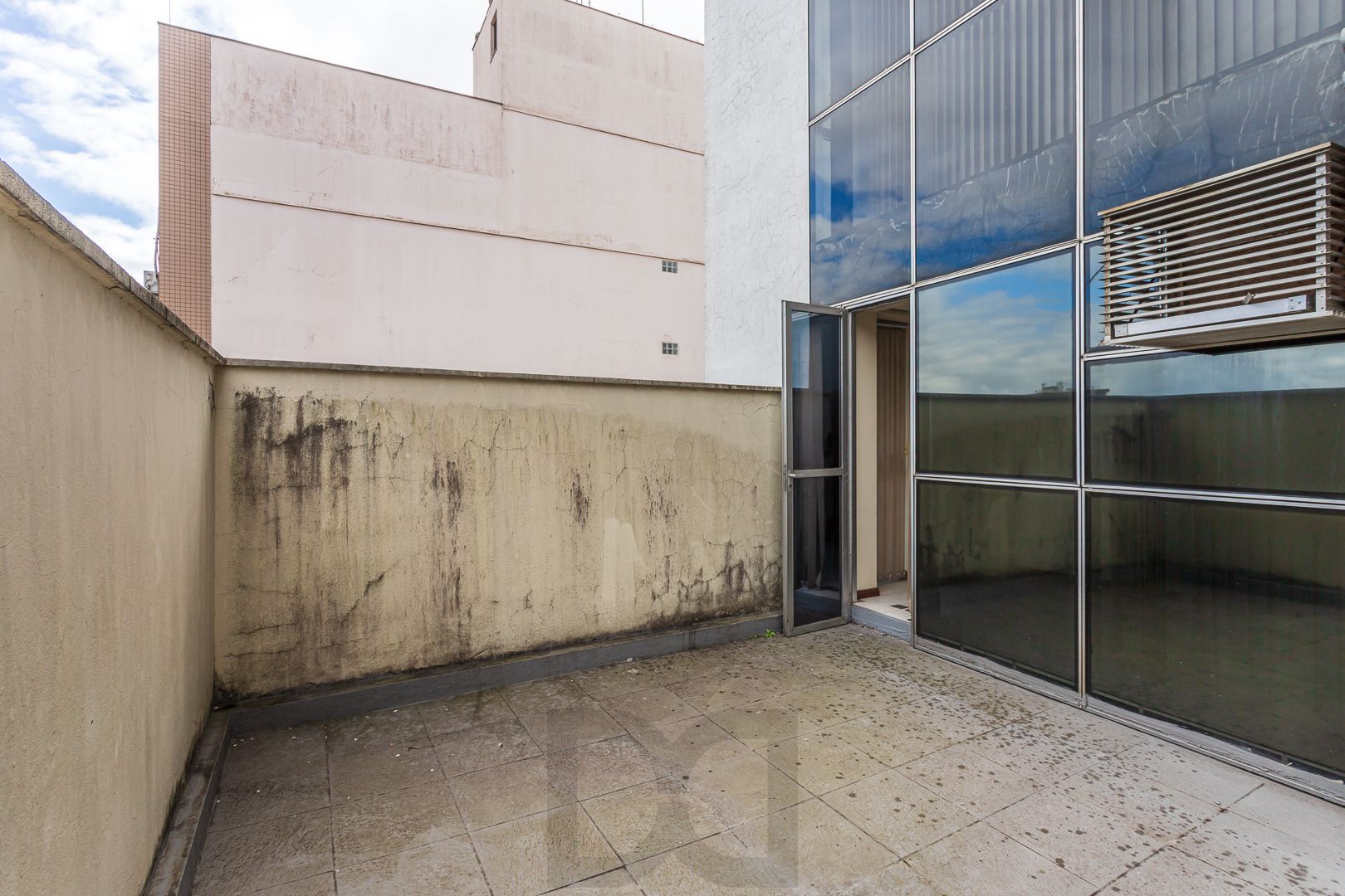 Conjunto comercial no bairro Floresta com terraço privativo DESOCUPADO — foto 17