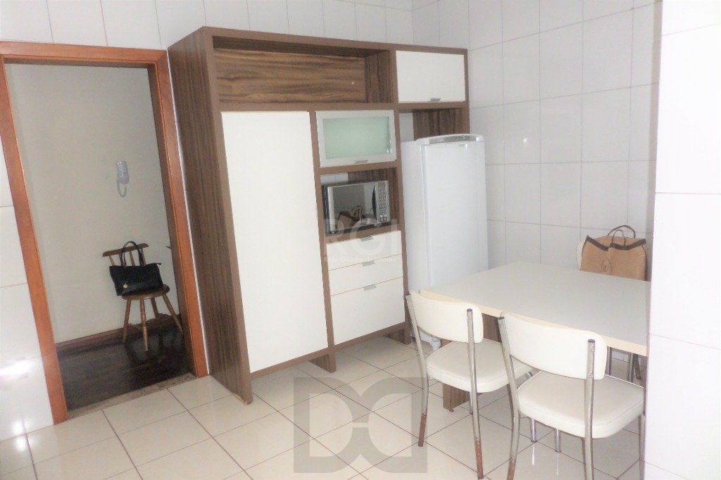 Apartamento 3 dormitórios Menino Deus Reformado e Desocupado — foto 19