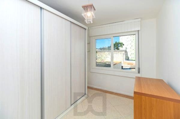 Apartamento de 2 dormitórios SEMI MOBILIADO / DESOCUPADO — foto 6